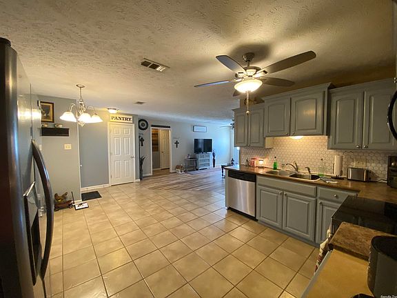 5th image of 116 Willow Lake Dr