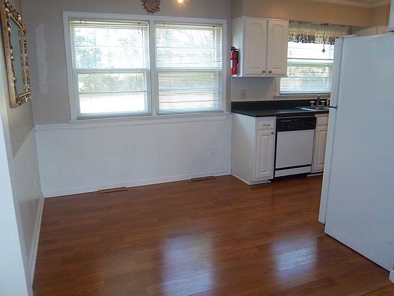 4th image of 1002 Dandridge Dr