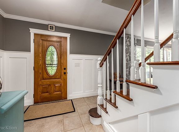 3rd image of 1106 Huntleigh Dr