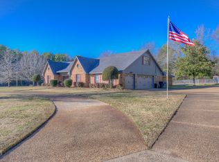 111 White Rd, Frierson, LA 71027