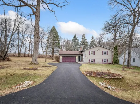 372 Orleans Dr, Davis, IL 61019