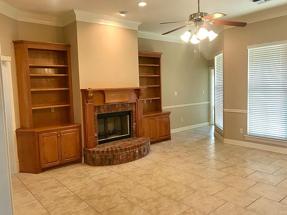 5th image of 308 Montrose Pl