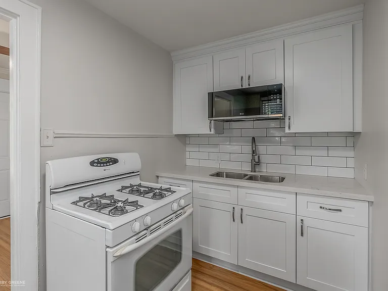 857 Gladstone Blvd #1/2 — Photo 8