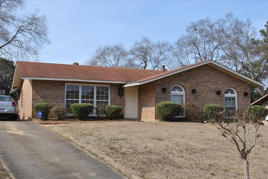 1st image of 741 Burlington Dr