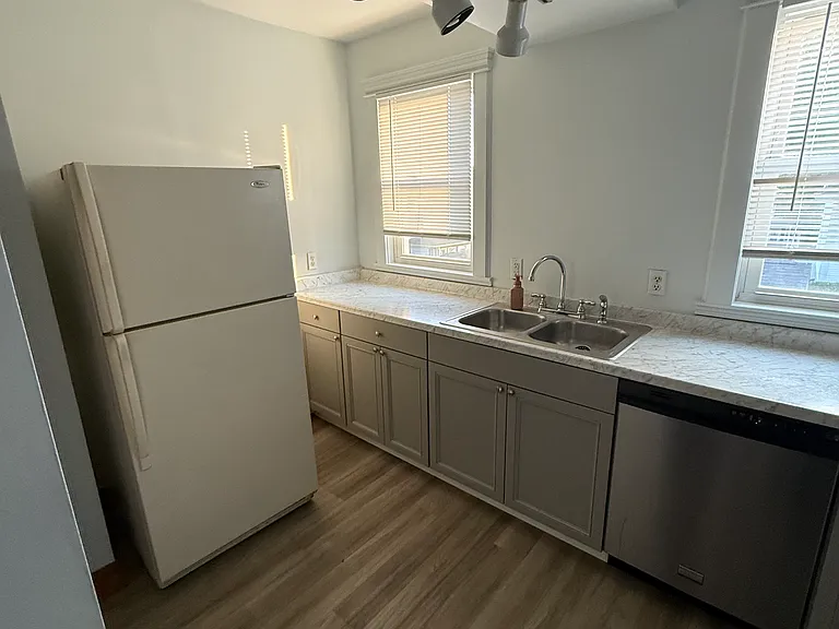 447 Ash St #1 — Photo 2