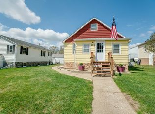 209 12th Ave NE, Mandan, ND 58554