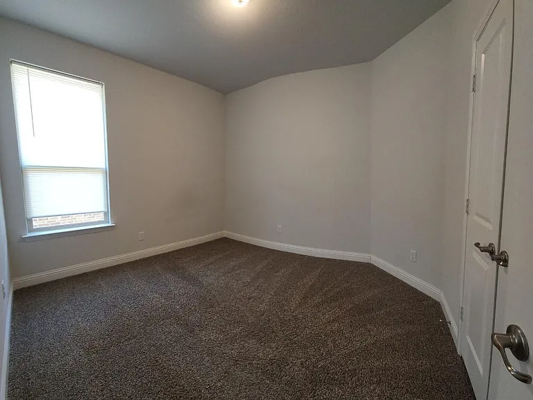 1801 Spinnaker Dr — Photo 17