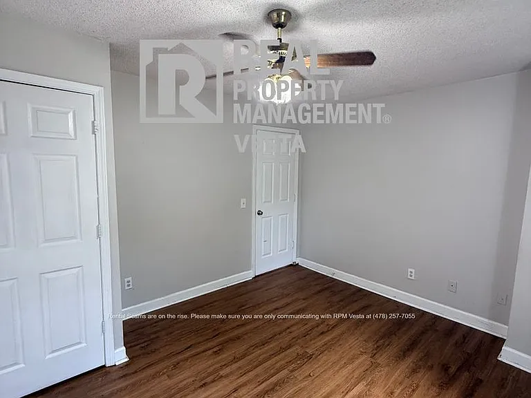 3163 Highpoint Dr — Photo 3