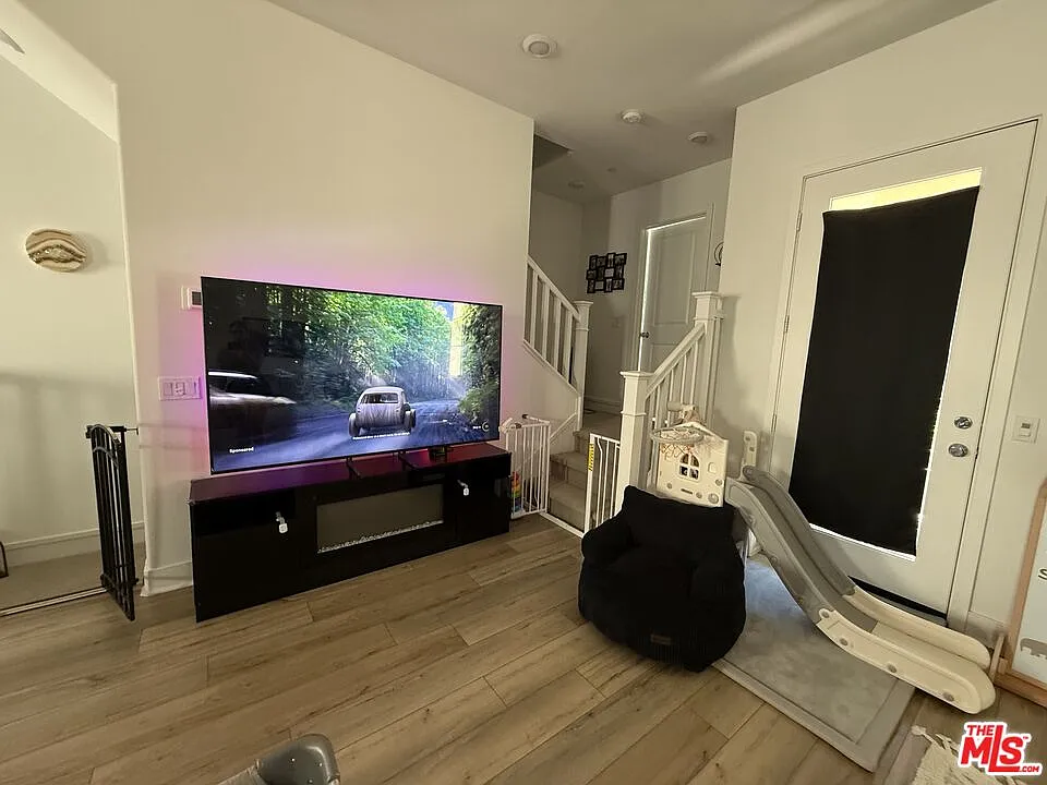 2 bed, 2.0 bath, 1530 sqft, $3,600 — Photo 4