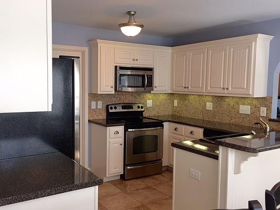2nd image of 13916 Roanoke Dr