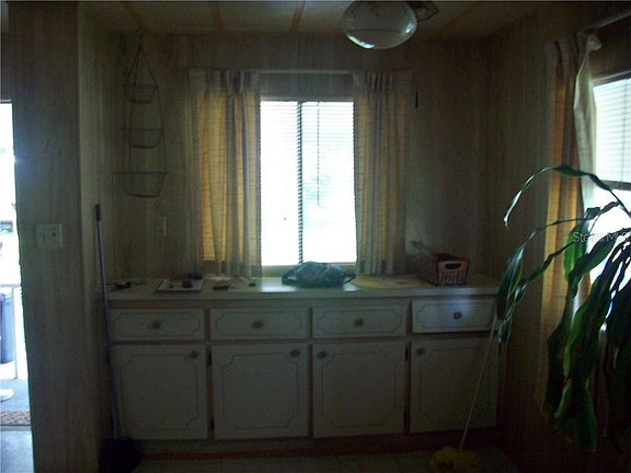3rd image of 3308 SW Live Oak Ave