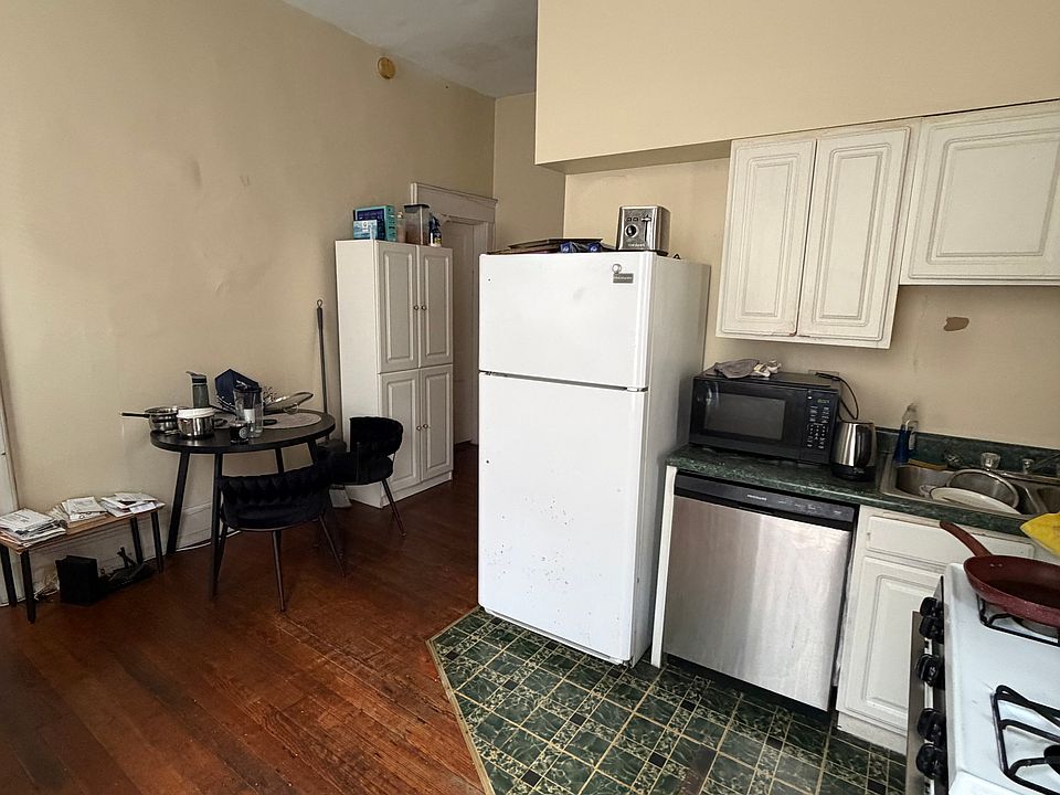 1st image of 2722 Jefferson Ave APT 3