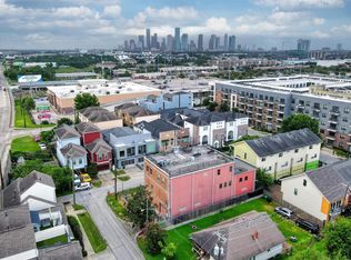 1607 E Bonner St, Houston, TX 77007