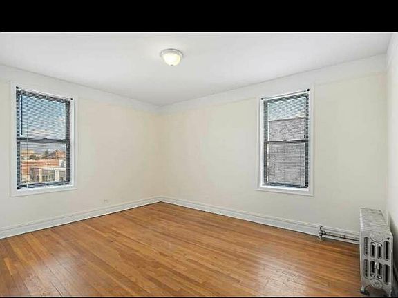 3rd image of 3275 44th St #4