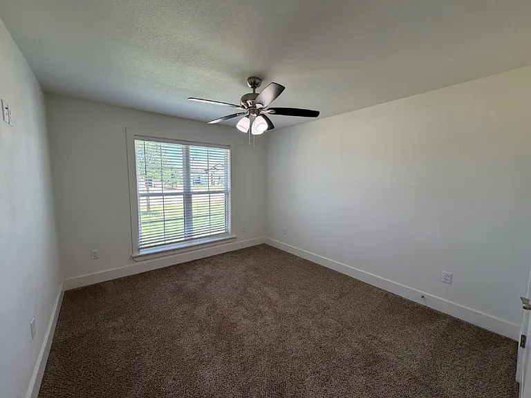 405 Ranger St — Photo 10
