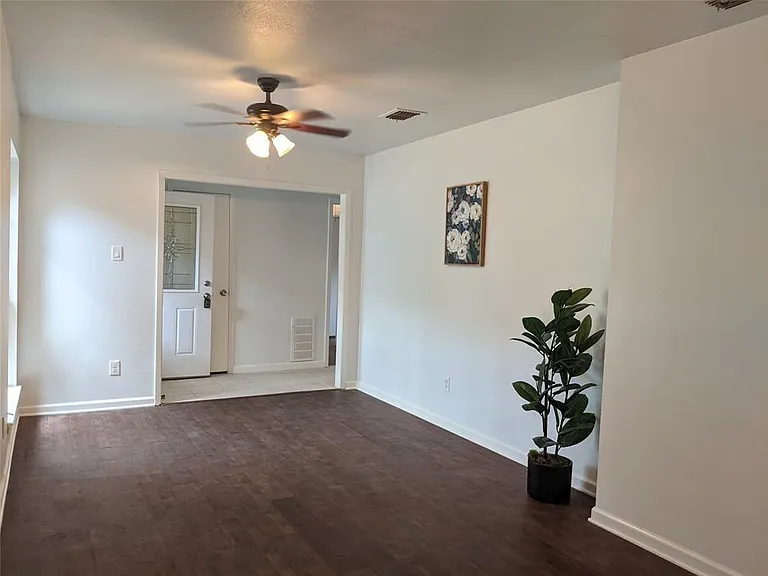 13114 Gina St — Photo 8