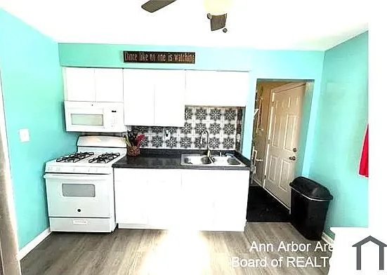 1135 Lexington Pkwy — Photo 9