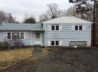 240 Red Mill Rd, Cortlandt Manor, NY 10567