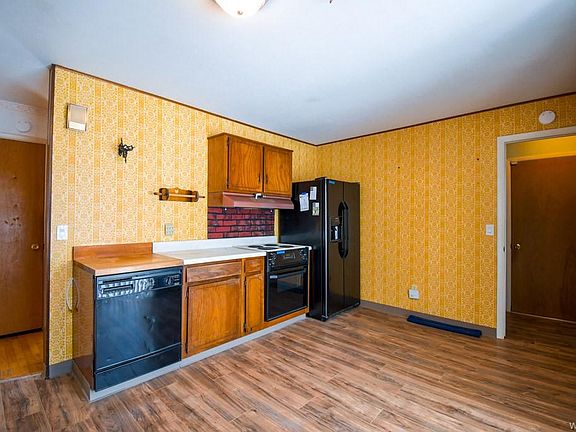 3rd image of 89 Brookwood Dr