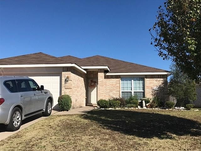 1st image of 824 Acacia Dr