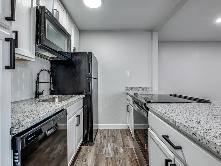 Villa La Paz Apartments — Photo 1