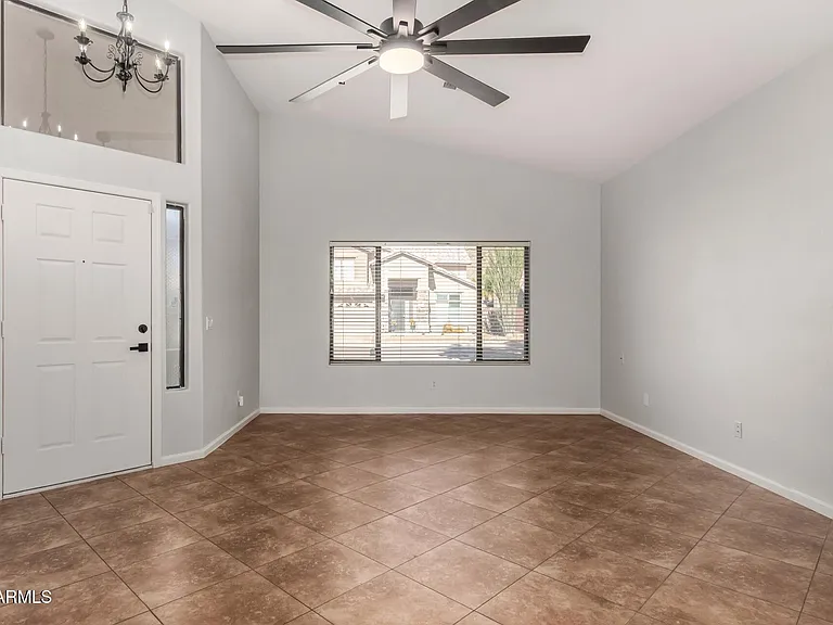 1625 E Montoya Ln — Photo 5
