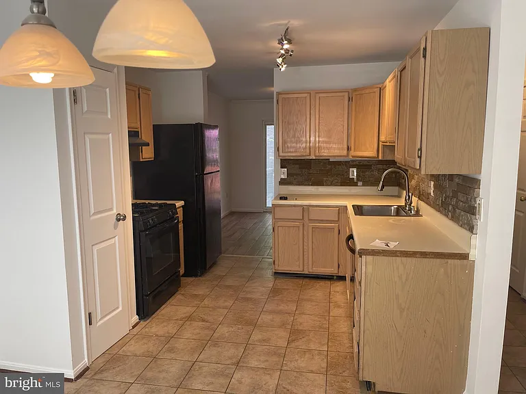 9324 Town Place Dr — Photo 5