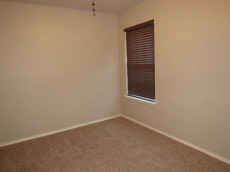 17516 Black Hawk Dr — Photo 17