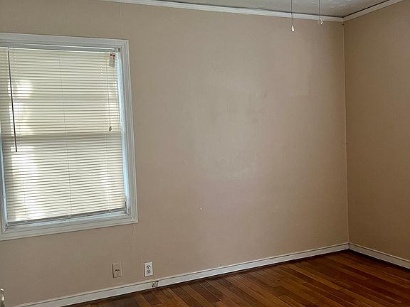 3rd image of 2565 Bonnie Ln