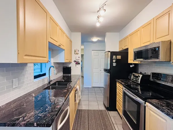 223 Mountain Hwy #P08, North Vancouver, BC V7J 3V3