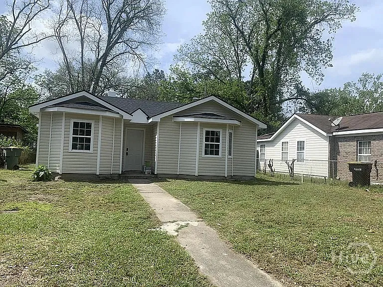 3 bed, 2.5 bath, 1732 sqft, $2,100 — Photo 1