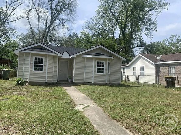 1015 Bowden St