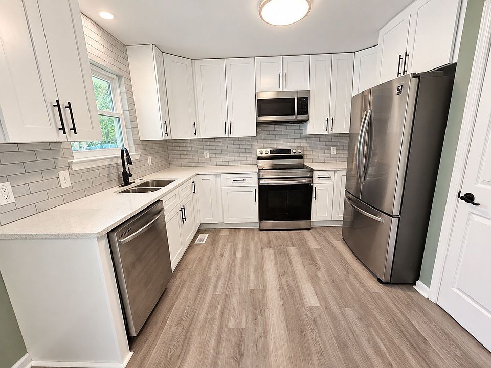 1st image of 492 Foster Dr