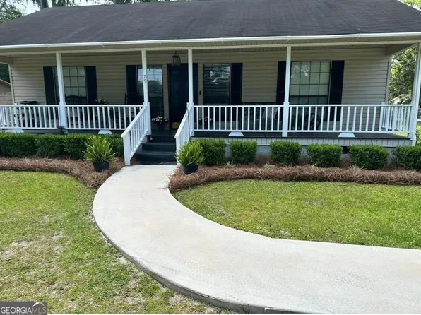 75 W Plant Ave, Homerville, GA 31634