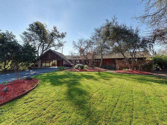 3rd image of 9090 Eden Oaks Ave