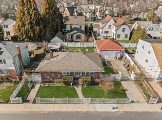 100 Memphis Avenue, Floral Park, NY 11001