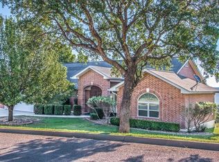 505 Sumack Dr W, Kerrville, TX 78028