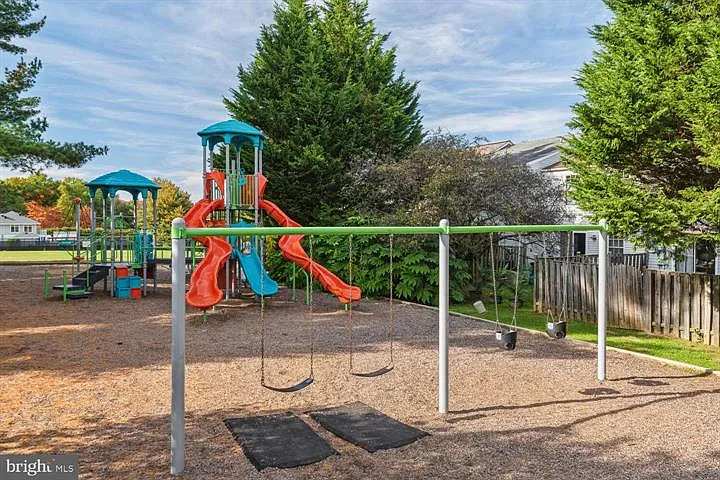 10508 Smithy Ct — Photo 14
