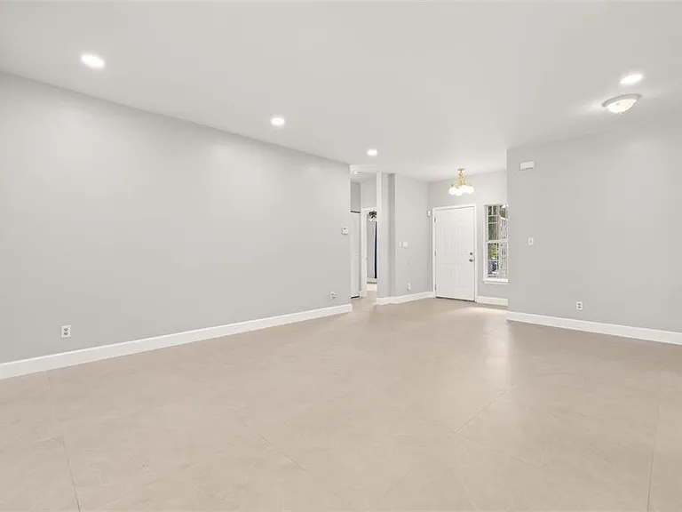 11218 Worley Ave — Photo 8