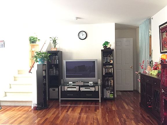5th image of 1162 North Ave #4