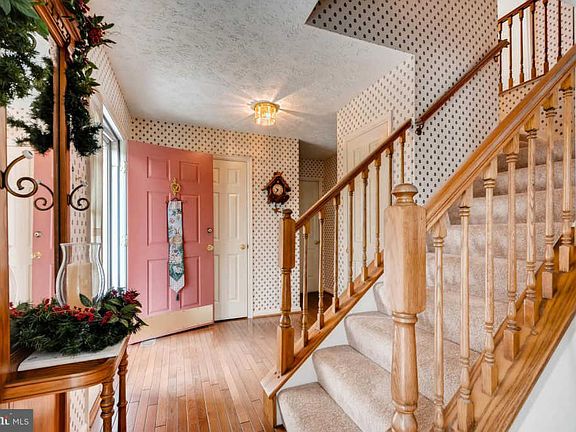 4th image of 807 Van Dyke Ln