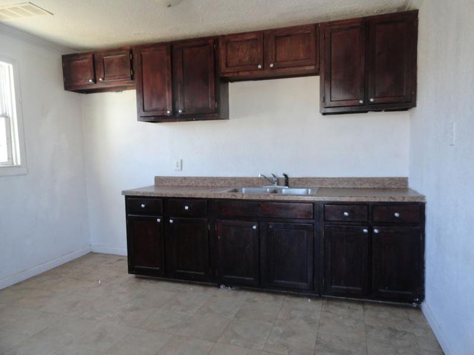 2nd image of 301 S Belleview St