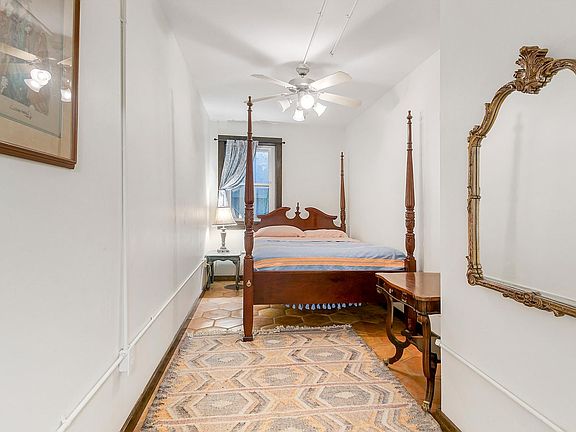 2nd image of 2529 Burgundy St #B