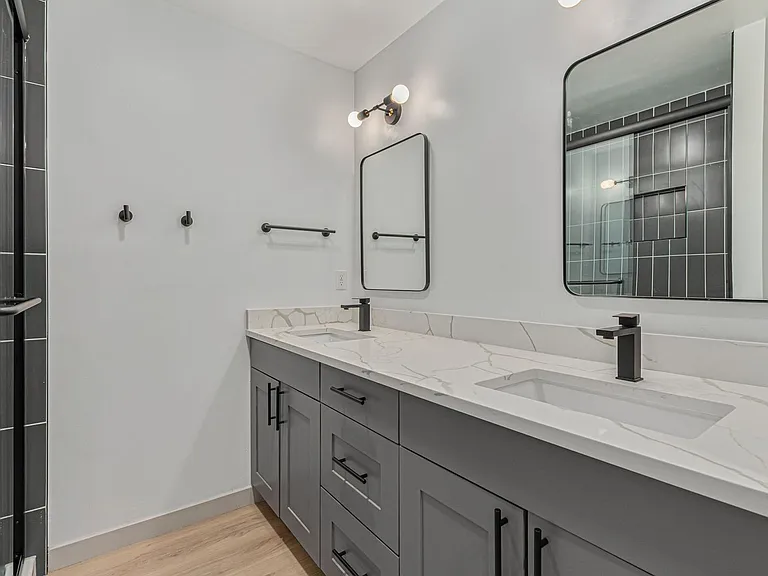 4108 E. Portland Street — Photo 11