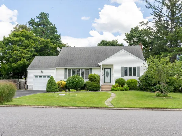127 Suffolk Avenue, West Babylon, NY 11704