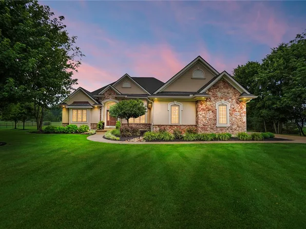 8010 Country Brook Ct, Springboro, OH 45066