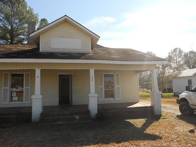 2nd image of 400 Pope Ave