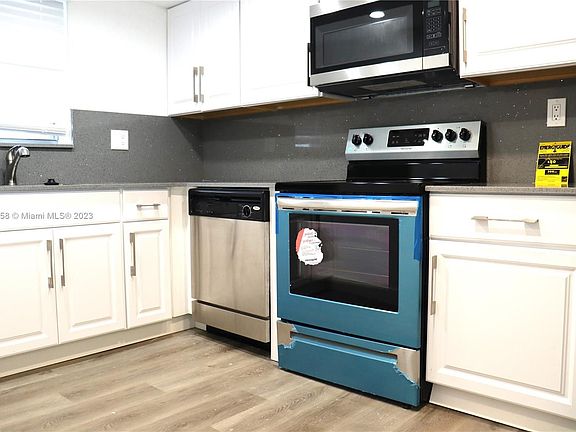 5th image of 9359 Fontainebleau Blvd APT F412
