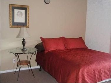 4th image of 402 Julia St APT 203