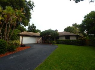 560 Lakeview Dr, Palm Harbor, FL 34683